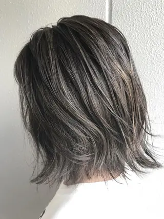 ショート カラー 佐藤 ナルトのヘアスタイル