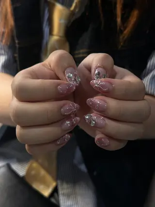 ネイル ♱˖⁺ 𝒎𝒐𝒑𝒊 ⁺のネイルデザイン