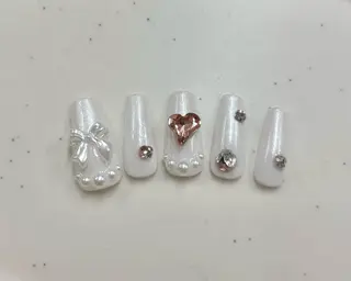 ネイル Hübsch所属・Sakura Hのネイルデザイン