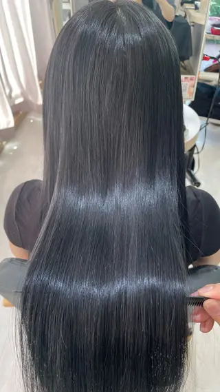 ロング カラー ハッシュカット🖤 レイヤー/透けカラーのヘアスタイル