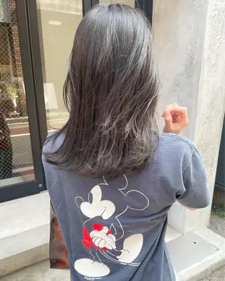 ミディアム カラー 🩰オリーブ/ ベージュ松本咲花🩰のヘアスタイル