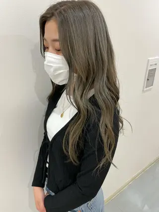 ロング カラー akane .のヘアスタイル