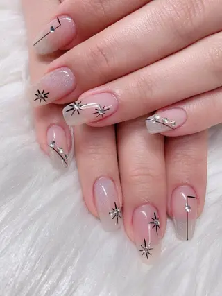 ネイル AngelChris ビューティーサロンのネイルデザイン