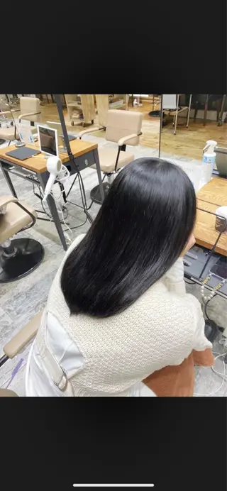 カラー 新宿/レイヤー 顔周りカット溝手優太のヘアスタイル