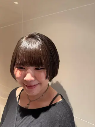 カラー 🌱艶髪ストレート✨ 🦖せりか🦖のヘアスタイル