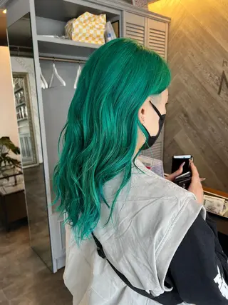 カラー 川村 綾のヘアスタイル