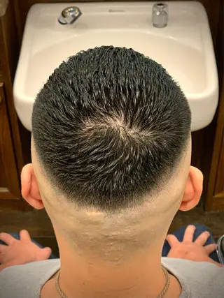 ショート HIRO銀座　バーバーショップ丸の内所属・ヒロ銀座 林のヘアスタイル