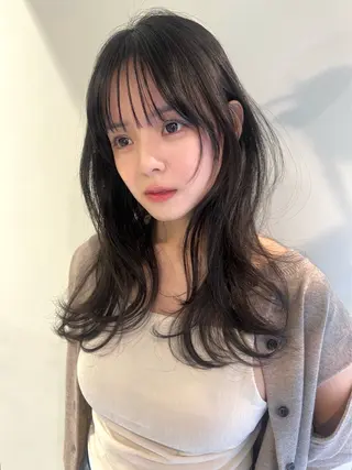 セミロング レイヤー透明感カラー AIKAのヘアスタイル