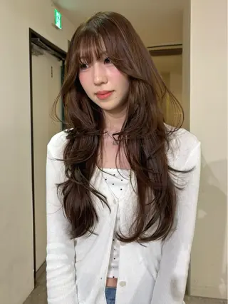 ロング カラー mizuki/ピンク ベージュ.レイヤーのヘアスタイル