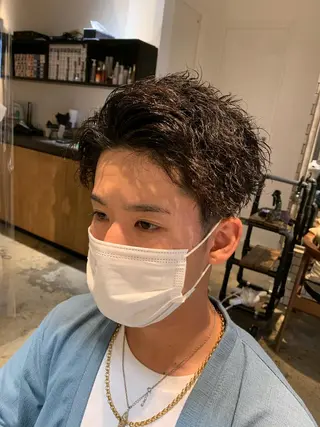 パーマ メンズ 吉沢遣人/レイヤー 艶カラー/抜け感のヘアスタイル