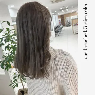 セミロング カラー Ida Akaneのヘアスタイル