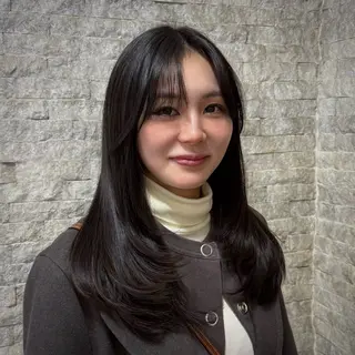 セミロング INORI|レイヤー |ハッシュカットのヘアスタイル