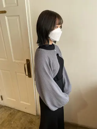 ミディアム カラー MIOベージュカラー 柔らかいカラーのヘアスタイル