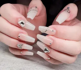 ネイル R inのネイルデザイン