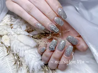 ネイル Nailsalon Vi+ももか🩷のネイルデザイン