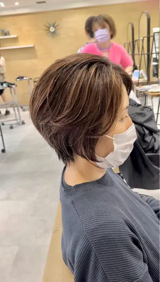 ショート メンズバレイヤージュ 斉藤春のヘアスタイル