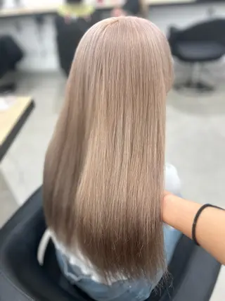 ロング カラー YUKA🤍ベージュ /ミルクティーのヘアスタイル