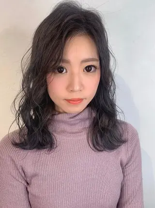 セミロング _WHITE+ 南海難波店のヘアスタイル