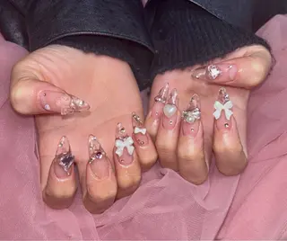 ネイル 𝐁𝐞𝐥𝐥 𝐦𝐞のネイルデザイン