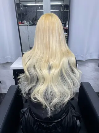 ロング カラー Ria OSAKA　梅田所属・マリカ🦋韓国 ハイトーン/エクステのヘアスタイル