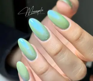 ネイル 高木 維麗絲のネイルデザイン