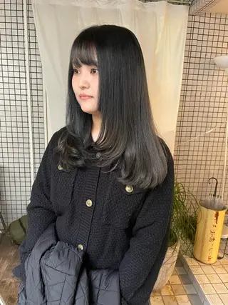 セミロング カラー akane .のヘアスタイル