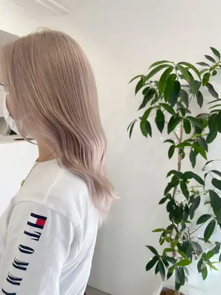 セミロング 可愛いパーマスタイル といえばISSEYのヘアスタイル