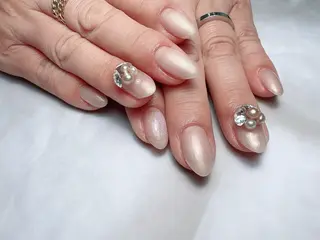 ネイル 𝐑𝐞𝐯𝐢𝐨 ___堺市西区のマツエク・マツパデザイン