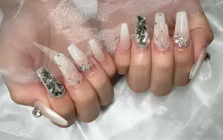 ネイル Roi〈ロワ〉 Minakoのネイルデザイン