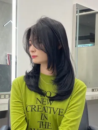 セミロング カラー レイヤー/艶カラー /韓国ヘア/高松のヘアスタイル