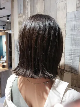 セミロング カラー alushe 岡 陽子のヘアスタイル