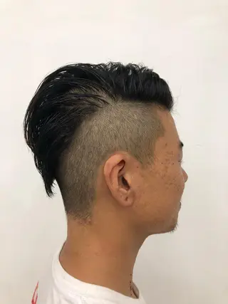 メンズ 白髪ぼかしハイライト めさきすずなのヘアスタイル