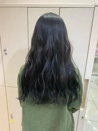 ロング カラー ヘアアレンジ yuka .のヘアスタイル