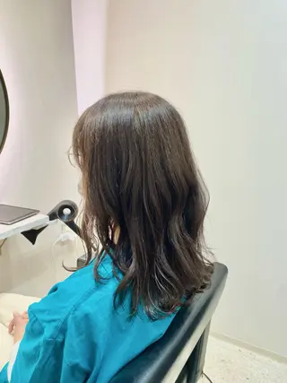 セミロング カラー 韓国🇰🇷艶髪 ケアカラーSHURIのヘアスタイル