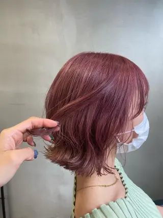 ショート 梅田ハイトーン チダ ヒナノのヘアスタイル