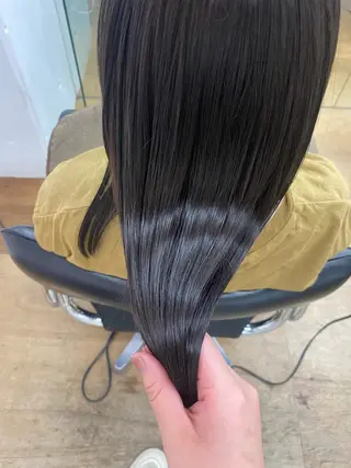 ロング カラー 柔らかストレートと ツヤカラー/和田陽向のヘアスタイル