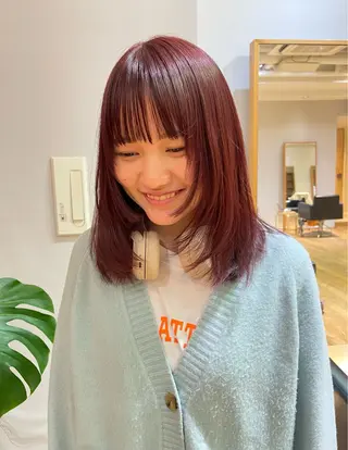 ミディアム カラー 大橋 芽衣のヘアスタイル