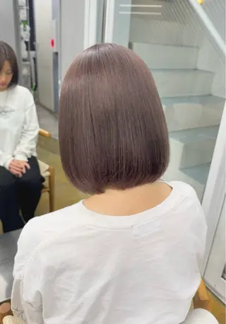 カラー maina/透明感 ベージュ/ブラウンのヘアスタイル