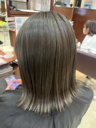 セミロング カラー BENI鈎取 kanakoのヘアスタイル