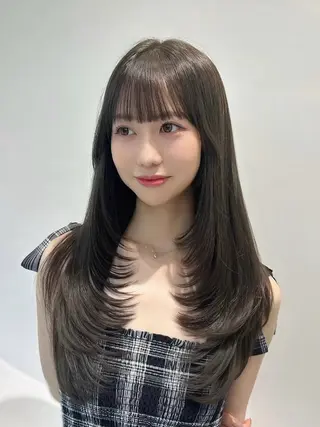 ロング カラー MINORI /レイヤーカットのヘアスタイル