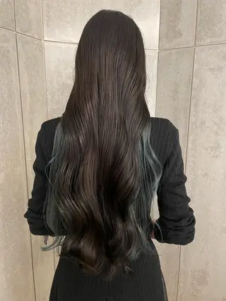 ロング カラー ウォーレントリコミ ニューヨーク所属・西梅田直結🌹 若林梨音のヘアスタイル