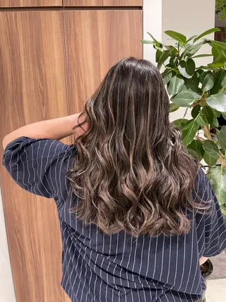 ロング カラー ヘアアレンジ 🇰🇷韓国ヘア★ 副店長.쿠리타⭐︎のヘアスタイル