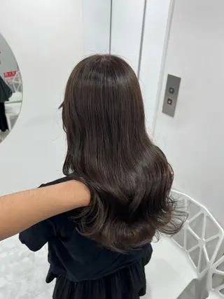 ロング カラー オリーブカラー🫒 レイヤーカット✂︎のヘアスタイル