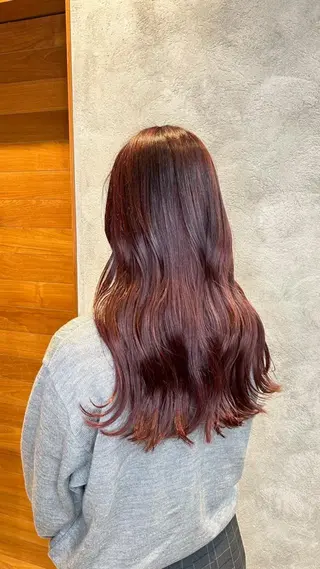 カラー ロング 高村 菜子のヘアスタイル