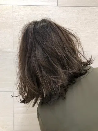 ミディアム カラー 似合わせ/小顔カット 🔷山方直也のヘアスタイル