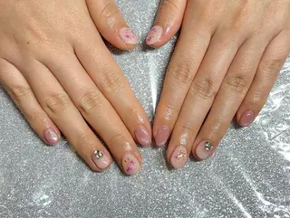 ネイル VIERU 🌈🎀💖のネイルデザイン