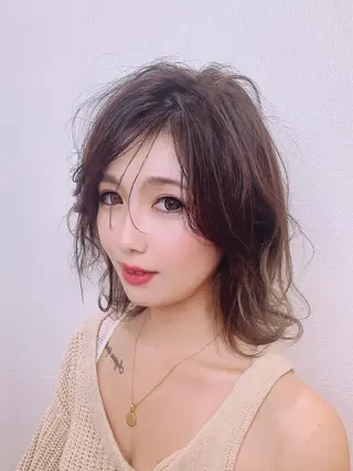 ミディアム カラー 福森 みずきのヘアスタイル