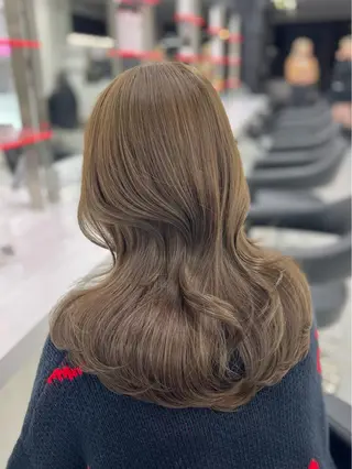 ロング カラー オリーブカラー🫒 レイヤーカット✂︎のヘアスタイル