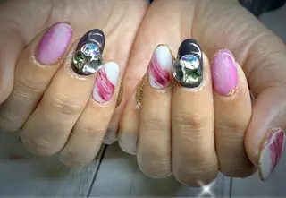 ネイル MARIANAIL マリアネイル所属・川上 真智子のネイルデザイン