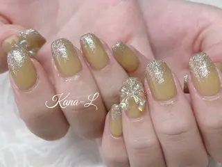 ネイル 芦辺 香奈のネイルデザイン